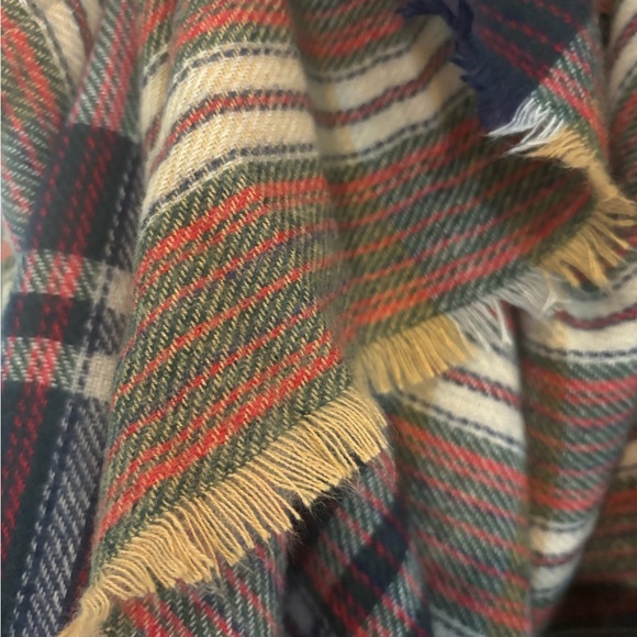 Comfyluxe Soft Plaid Shawl/Cardigan NWT - Picture 4 of 4